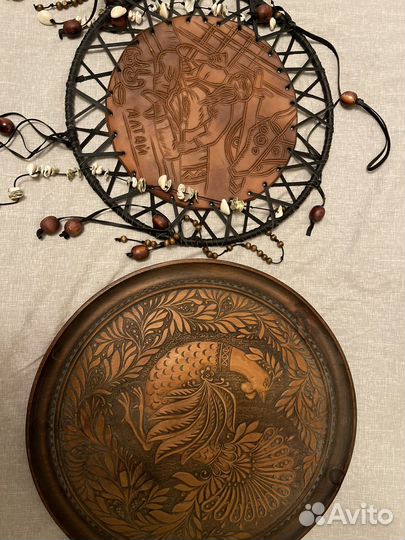 Резное панно из дерева