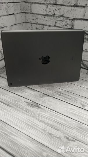 Планшет iPad Gen8 3/128Gb