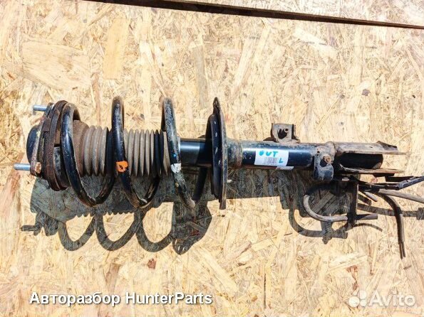 Стойка передняя левая Митсубиси Аутлендер 3