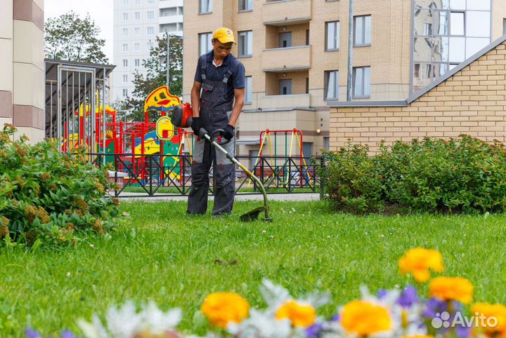 Покос травы триммером/косарь/садовник