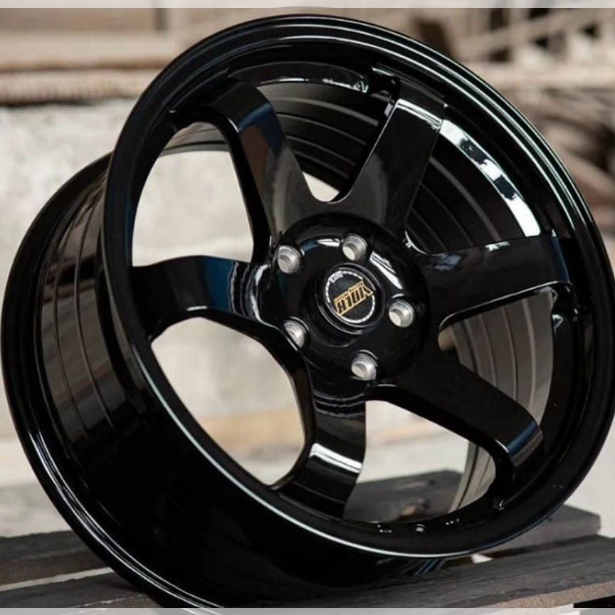 Литые диски RAYS Volk Racing TE37 8×R17 5×114.3