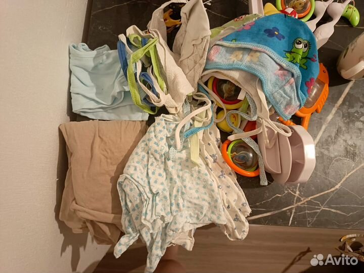 Игрушки и вещи пакетом на новорождённого