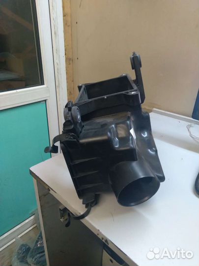 Корпус воздушного фильтра низ Kia Rio 2005 - 2011