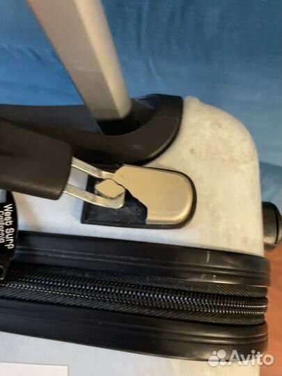 Детский чемодан на колесиках