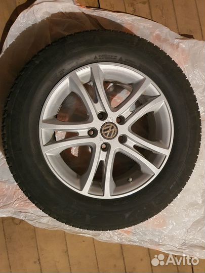 Зимние шины на дисках с датчиками на VW Тигуан