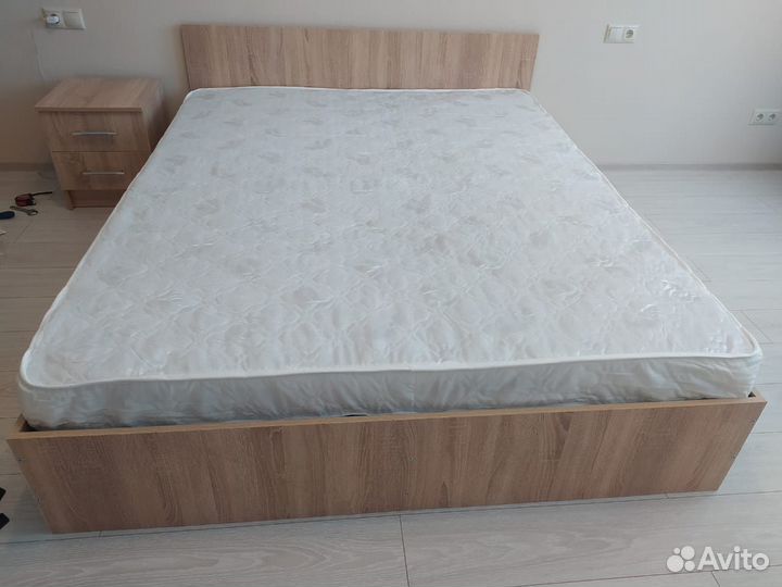 Кровать двуспальная