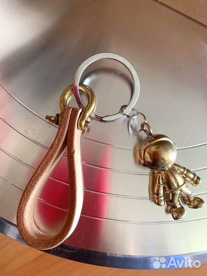 Брелок - космонавт