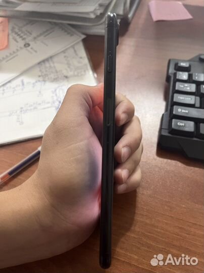 Телефон iPhone 7 plus