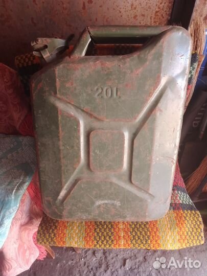 Канистры металлические 20 литров