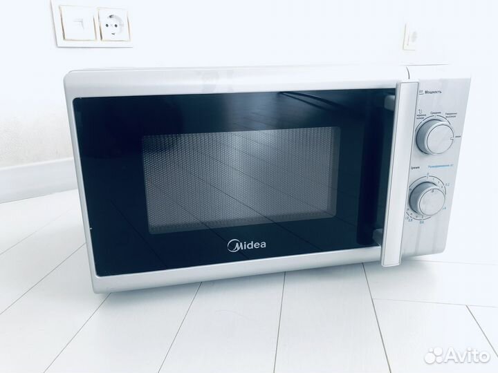 Микроволновка печь Midea