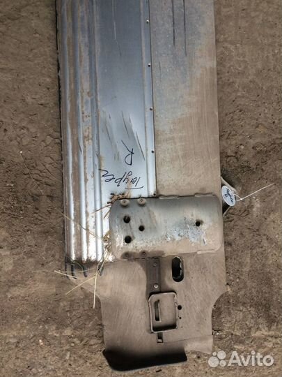 Порог правый Volkswagen Touareg