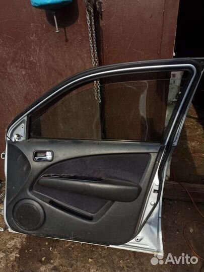 Дверь передняя задняя правая Mitsubishi Outlander