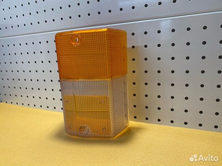 Стекло указателя поворота левое Scania 112 113 2 И