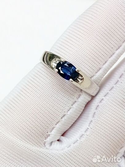 Золотое кольцо с камнем 16,5р