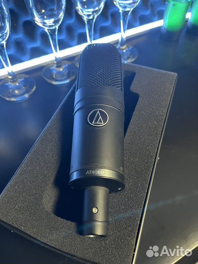 Студийный микрофон Audio-Technica AT4060