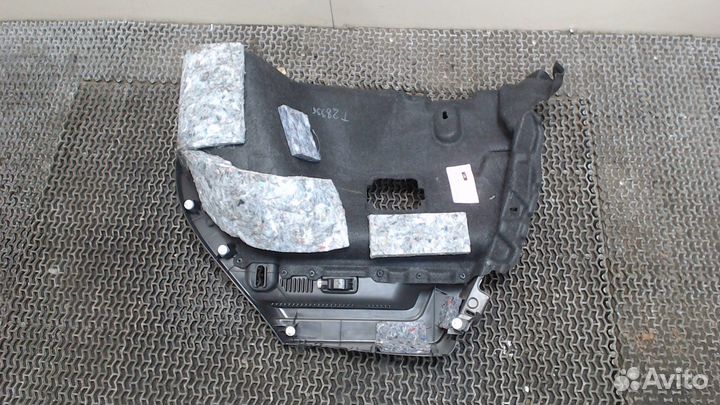 Обшивка пространства багажника Toyota Auris E18 20