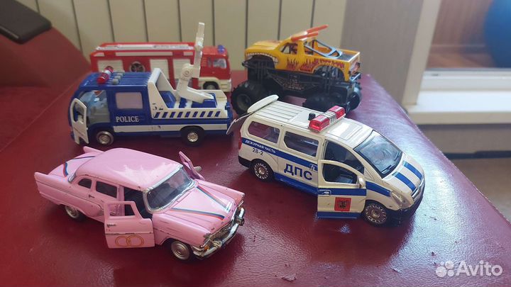 Машинки, меч и железный человек