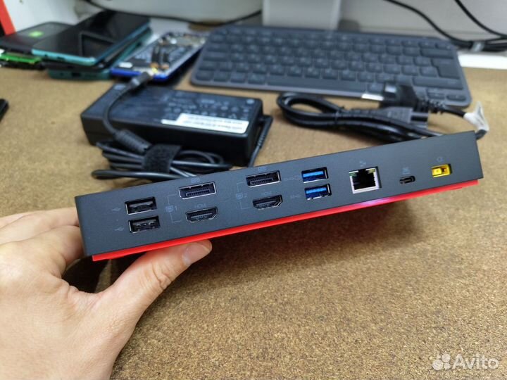 Док-станция ThinkPad Hybrid USB-C with USB-A Dock