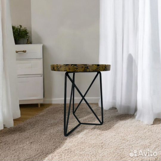 Стол журнальный Шишкони, диаметр 35см, высота 43см