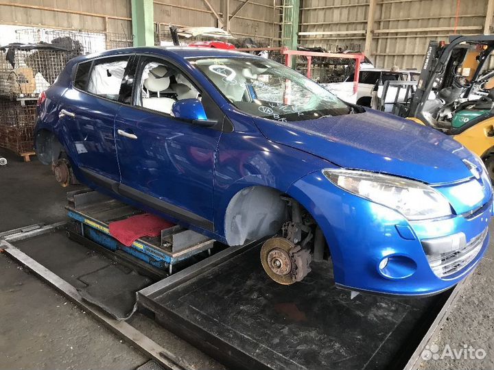 Подкрылок Renault Megane iii BZ1P передний