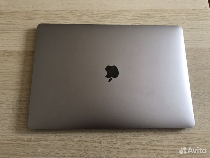 Macbook pro 15 2017 i7 16gb 256Gb