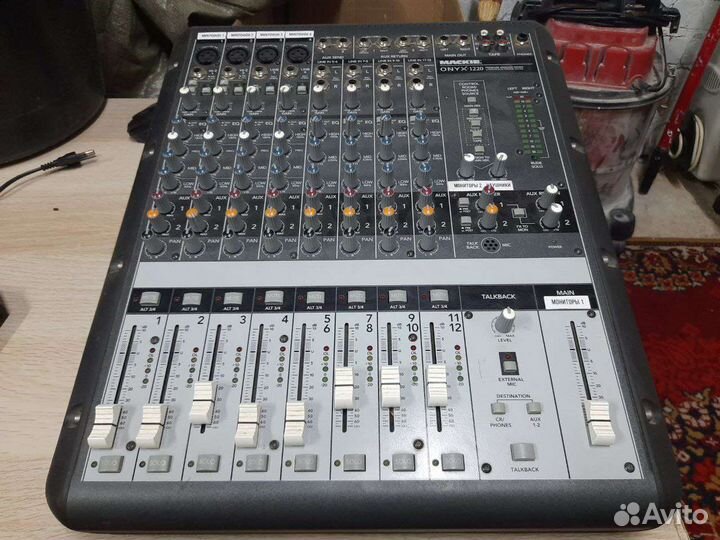 Микшерный пульт Mackie Onyx 1220