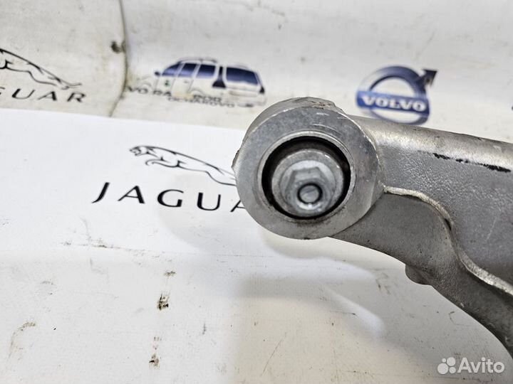 Рычаг задний левый нижний Jaguar XE X760