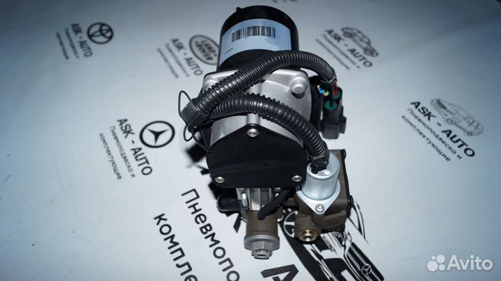 Компрессор пневмоподвески Land Rover Hitachi