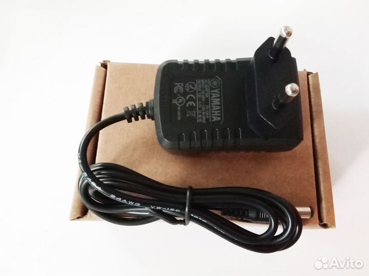Блок питания Yamaha PSR-R220 (12V 700mA PA-3)