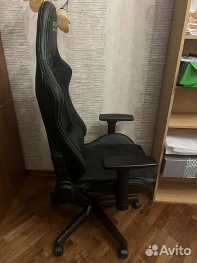 Игровое кресло razer