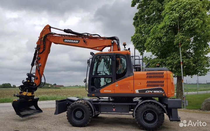 Машинист полноповоротного экскаватора doosan 160