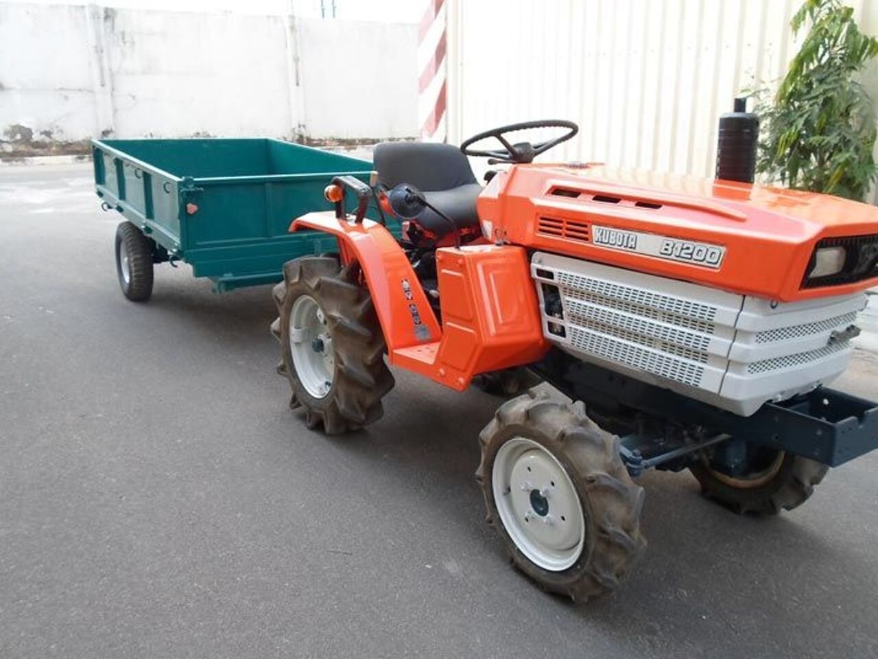 Kubota B1200