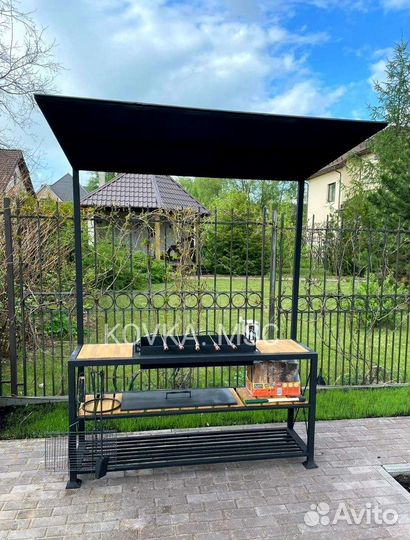Мангал с крышей