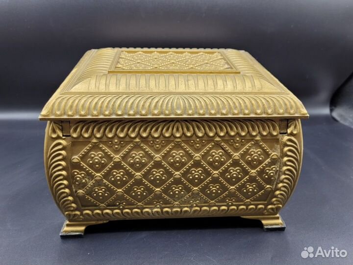 Шкатулка ларец литье силумин омедненный с ключом