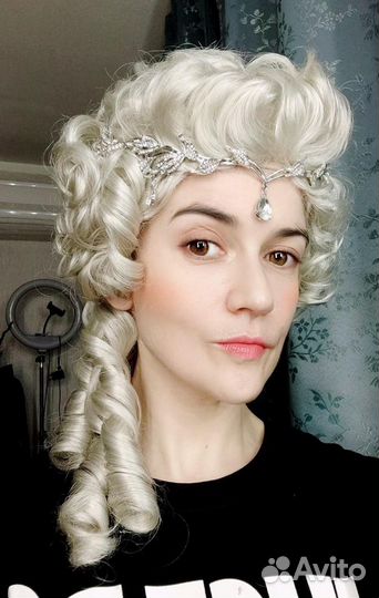 Парики разные на бал, маскарад, выступление