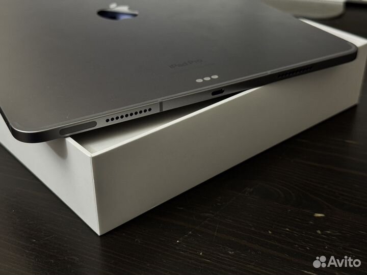 iPad Pro 12,9 2022 (6 gen.) 256 Gb. WiFi+Sim+eSim