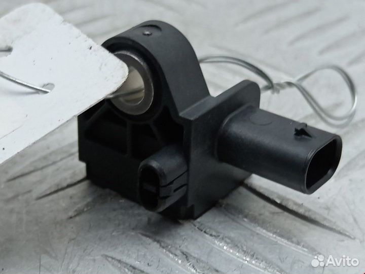 Датчик удара Skoda Rapid 2015