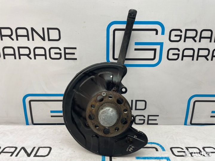 Цапфа/кулак поворотный передний левый Mercedes-Ben