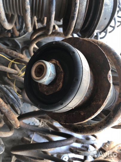 Стойки передние audi 80 б4