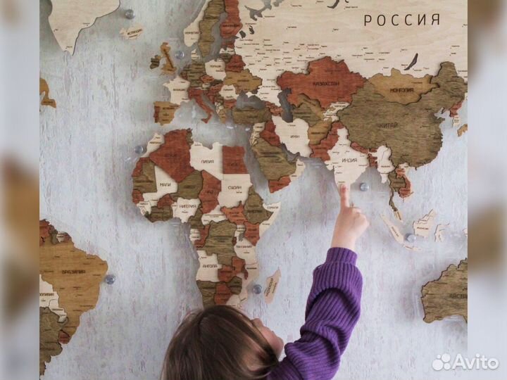 Карта мира из дерева на стену