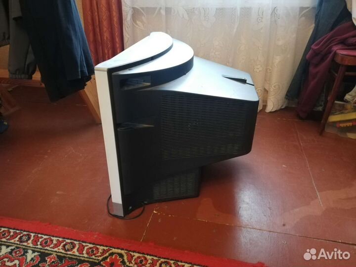 Телевизор бу JVC