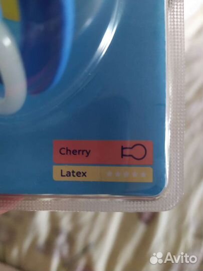 Соска-пустышка латексная новая 6-18 м