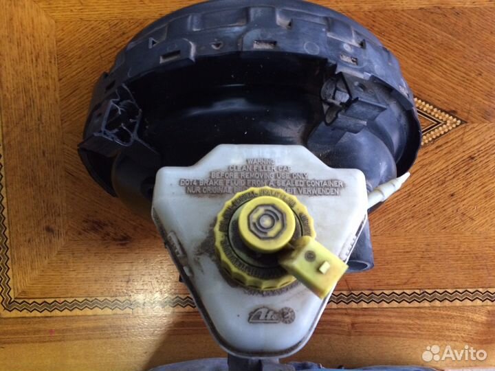 Volkswagen Touareg Audi Porsche Вакумный усилитель