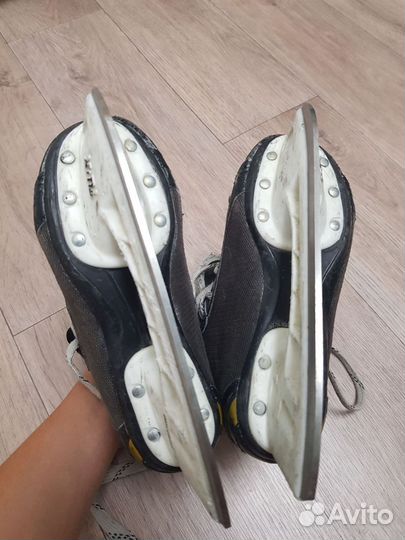 Хоккейные коньки bauer