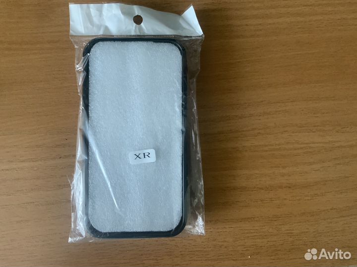 Продам чехол на iPhone XR новый