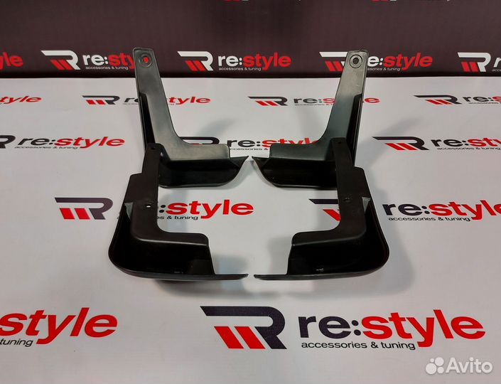 Брызговики Toyota Ractis 120 Черные