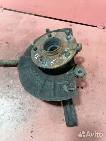 Кулак передний правый Suzuki Grand Vitara 2010