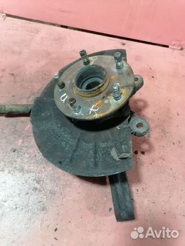 Кулак передний правый Suzuki Grand Vitara 2010