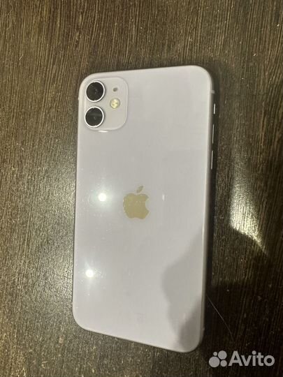 Телефон iPhone 11