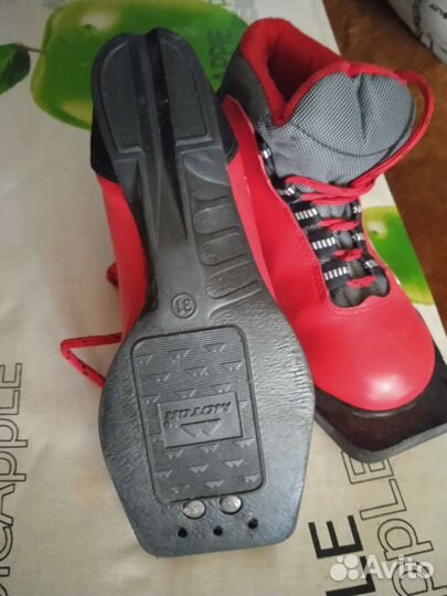 Лыжные ботинки